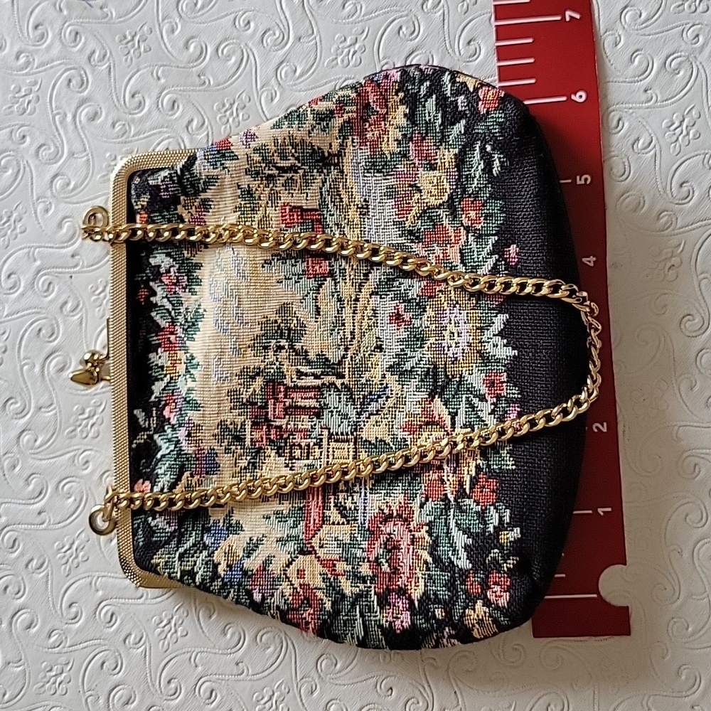 Vintage purse multi color with gold chain - Picture 11 of 12